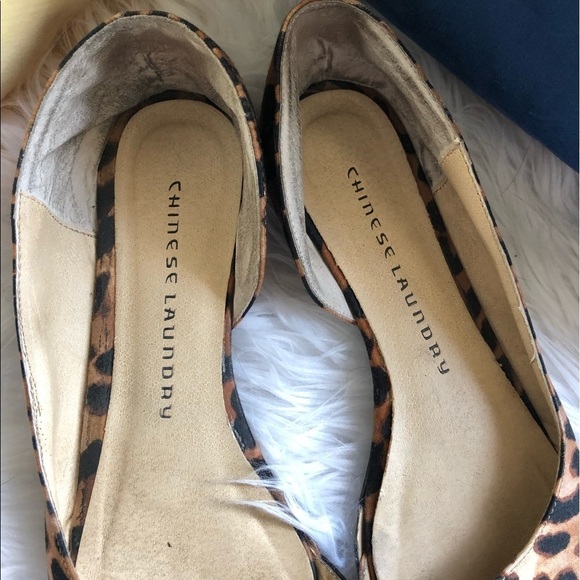 Chinese Laundry Cheetah Print Point Toe Flats - Picture 2 of 6